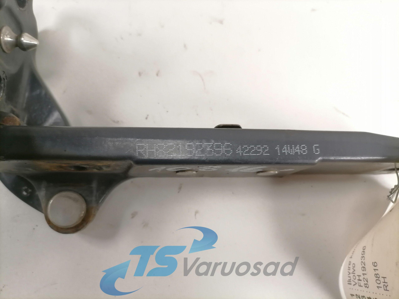 Volvo Iluvõre kandurhing 82192396 - جلوپنجره - شاحنة: صور 3 Volvo Iluvõre kandurhing 82192396 - جلوپنجره - شاحنة: صور 3