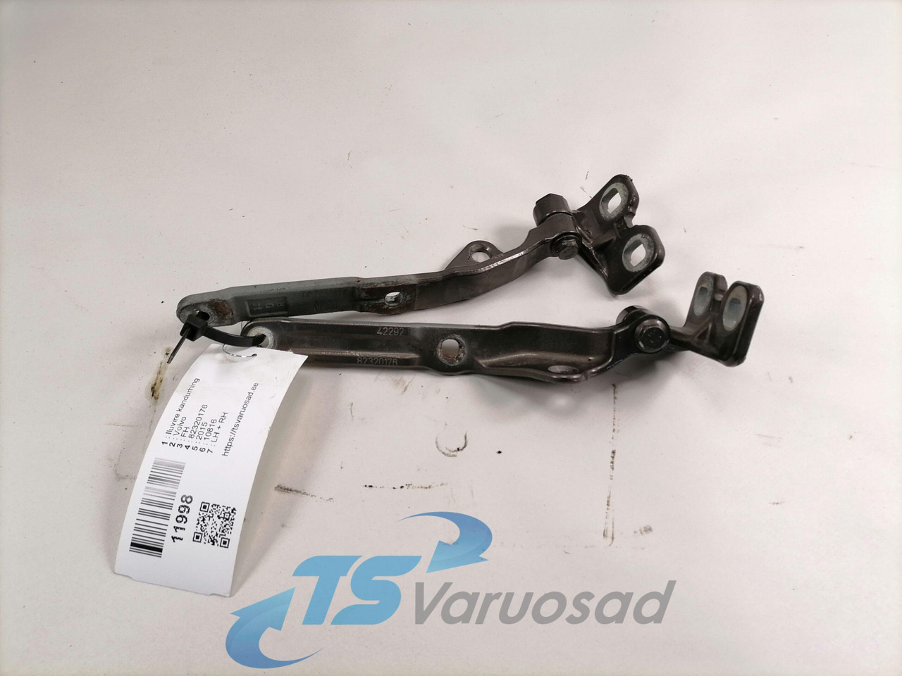 Volvo Iluvõre kandurhing 82320176 - جلوپنجره - شاحنة: صور 1 Volvo Iluvõre kandurhing 82320176 - جلوپنجره - شاحنة: صور 1