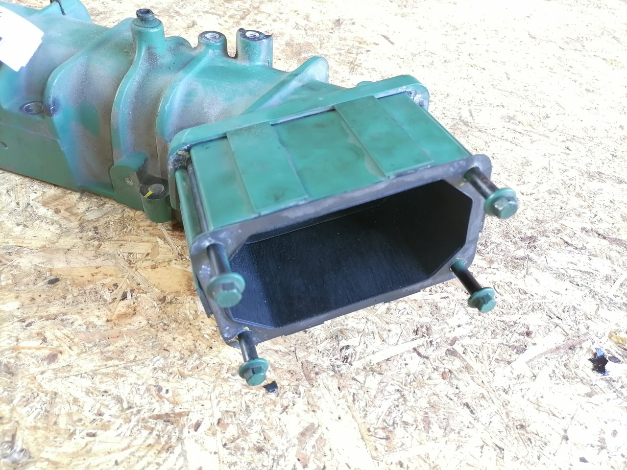 Volvo Intake mainfold 21839410 - مشعب السحب - شاحنة: صور 3 Volvo Intake mainfold 21839410 - مشعب السحب - شاحنة: صور 3