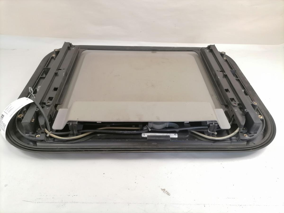 Volvo Katuseluuk 20773661 - قطع غيار عامة - شاحنة: صور 5 Volvo Katuseluuk 20773661 - قطع غيار عامة - شاحنة: صور 5