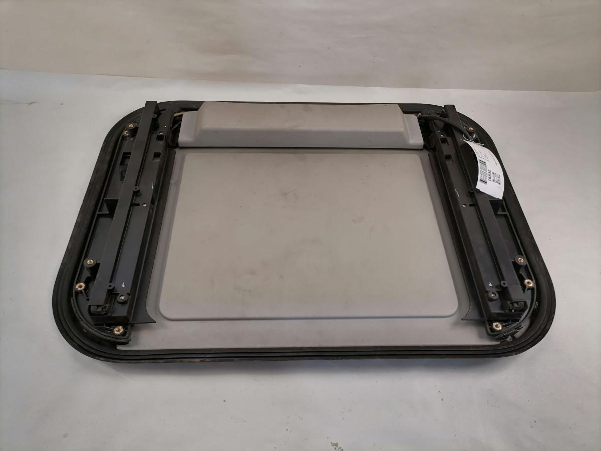 Volvo Katuseluuk 20773661 - قطع غيار عامة - شاحنة: صور 2 Volvo Katuseluuk 20773661 - قطع غيار عامة - شاحنة: صور 2