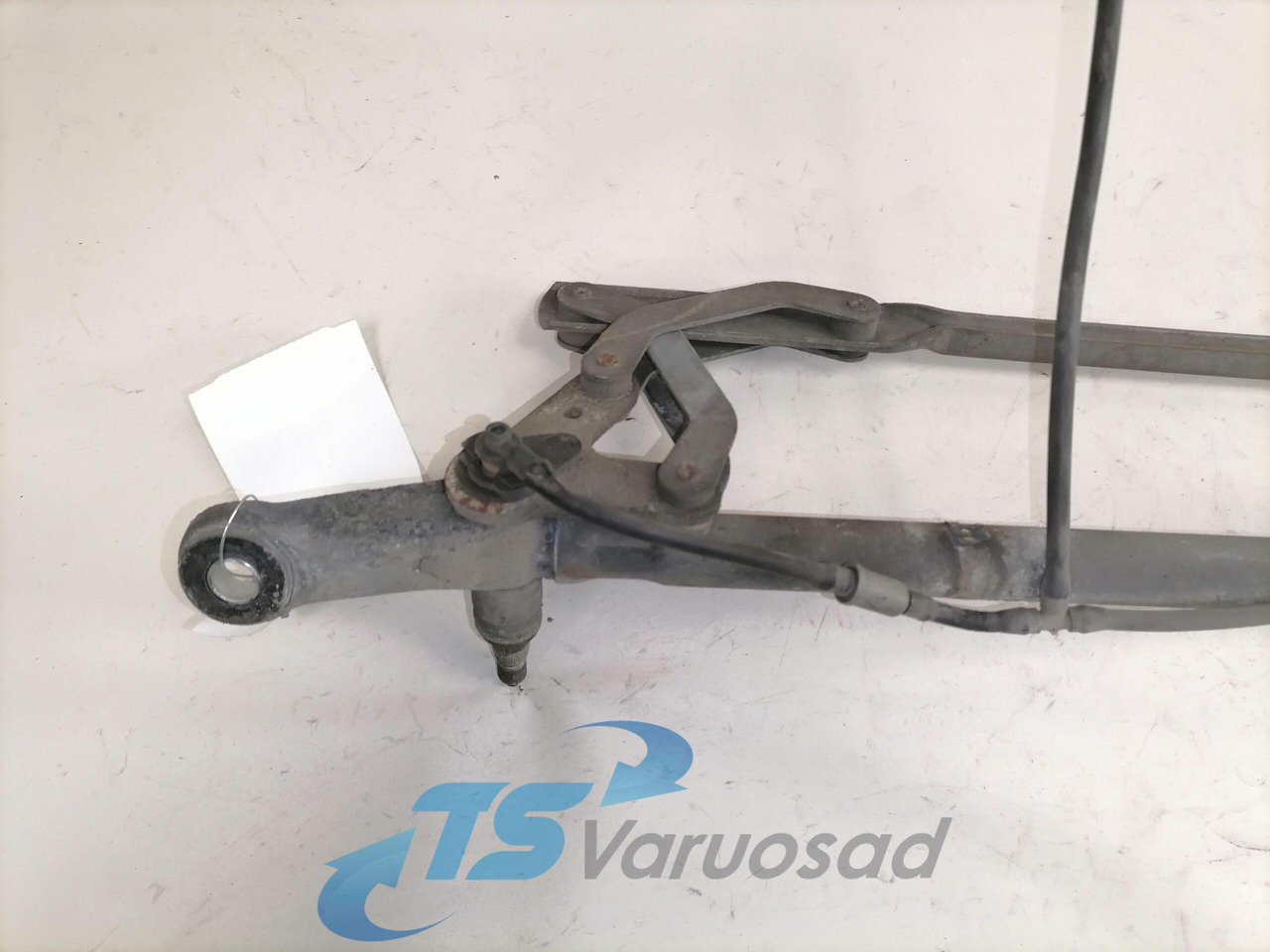 Volvo Klaasipuhasti raam 20517438 - مساحة الزجاج الأمامي - شاحنة: صور 4 Volvo Klaasipuhasti raam 20517438 - مساحة الزجاج الأمامي - شاحنة: صور 4