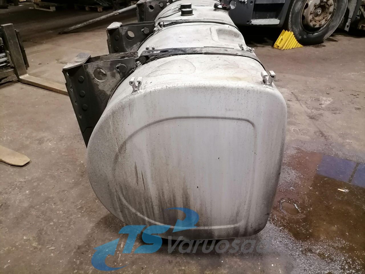 Volvo Kütusepaak 900L 21442022 - خزان وقود - شاحنة: صور 5 Volvo Kütusepaak 900L 21442022 - خزان وقود - شاحنة: صور 5