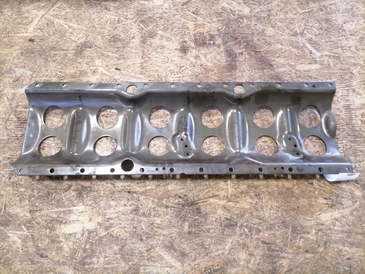 Volvo Ladder frame 20499612 - حوض الزيت - شاحنة: صور 4 Volvo Ladder frame 20499612 - حوض الزيت - شاحنة: صور 4