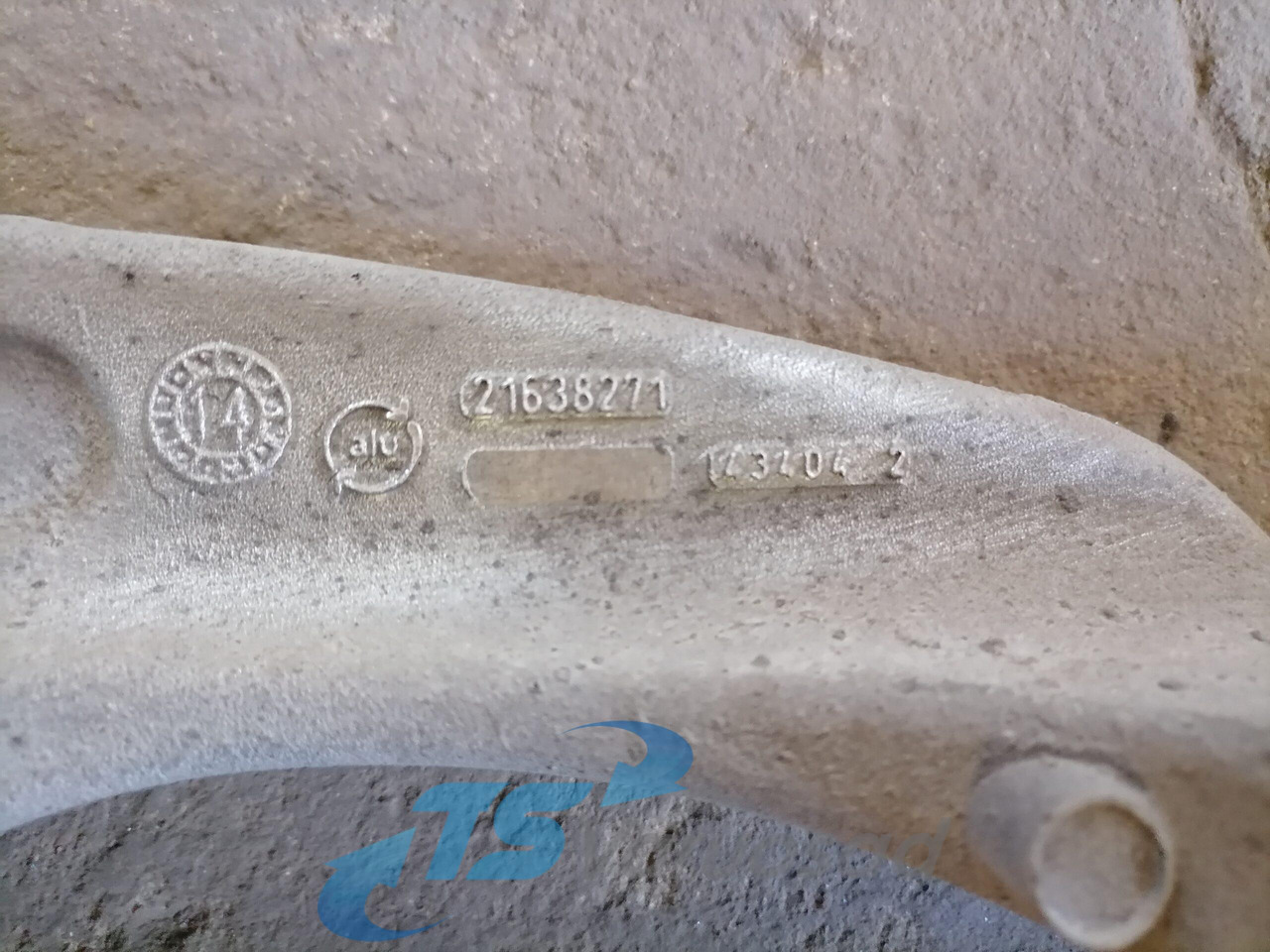 Volvo Muffler carrier 21638271 - كاتم صوت - شاحنة: صور 3 Volvo Muffler carrier 21638271 - كاتم صوت - شاحنة: صور 3