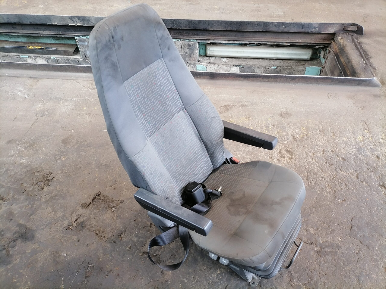 Volvo Passenger seat 20591478 - مقاعد السيارات - شاحنة: صور 2 Volvo Passenger seat 20591478 - مقاعد السيارات - شاحنة: صور 2