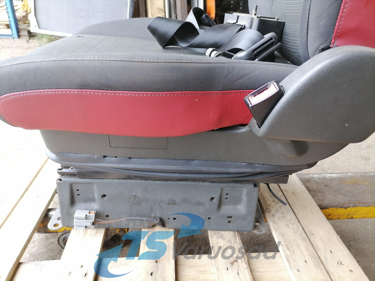 Volvo Passenger seat 82201647 - مقاعد السيارات - شاحنة: صور 3 Volvo Passenger seat 82201647 - مقاعد السيارات - شاحنة: صور 3