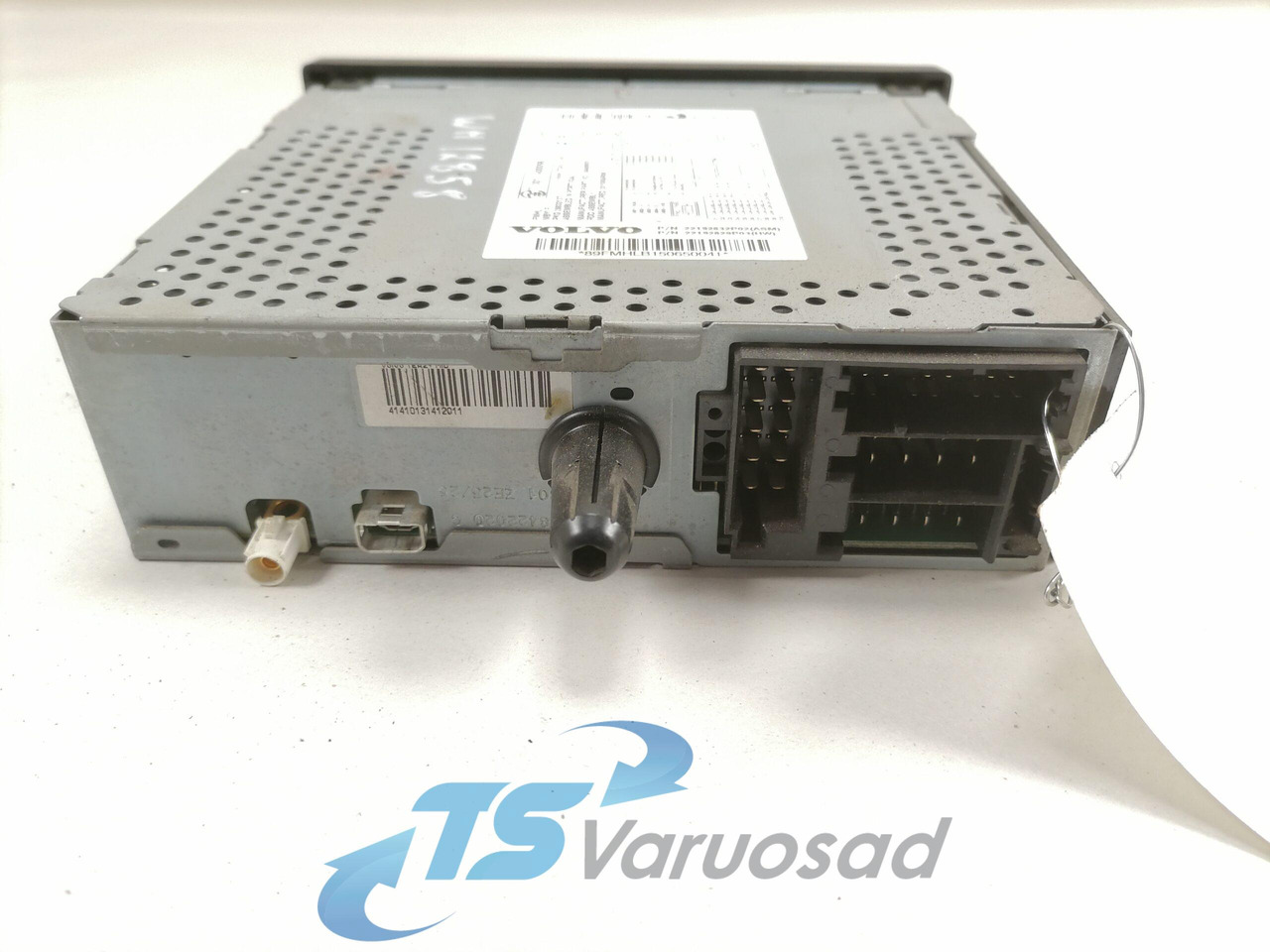 Volvo Raadio 22192832 - النظام الكهربائي - شاحنة: صور 2 Volvo Raadio 22192832 - النظام الكهربائي - شاحنة: صور 2