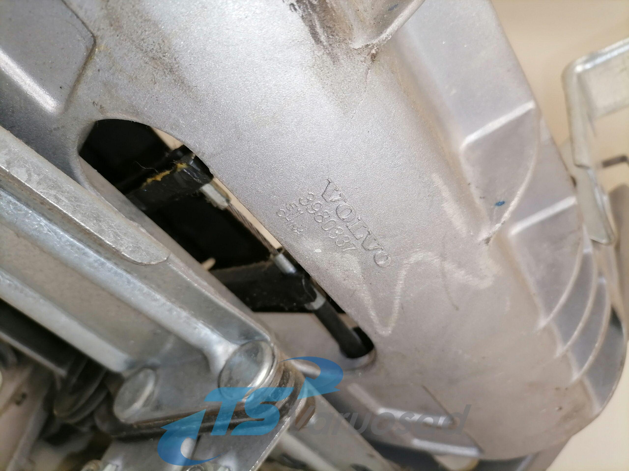 Volvo Roolisammas 82630789 - عمود التوجيه - شاحنة: صور 5 Volvo Roolisammas 82630789 - عمود التوجيه - شاحنة: صور 5