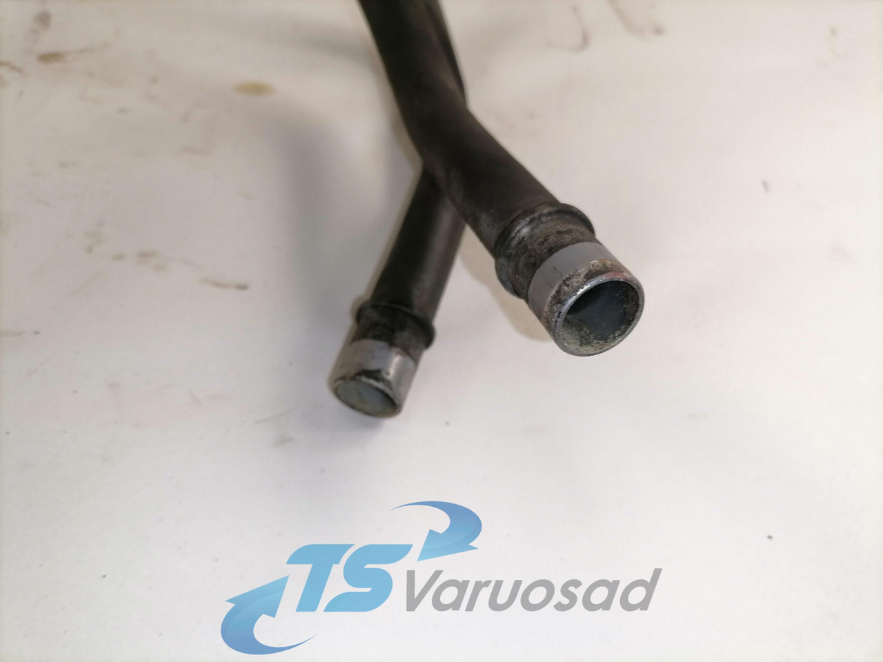 Volvo Salongisoojendus torud 21913681 - التدفئة/ التهوية - شاحنة: صور 3 Volvo Salongisoojendus torud 21913681 - التدفئة/ التهوية - شاحنة: صور 3