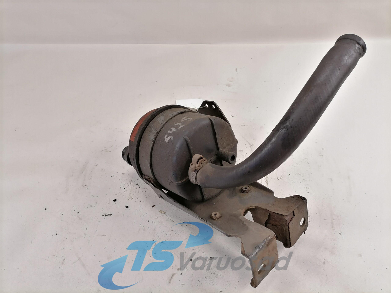 Volvo Steering oil tank+ bracket 1592945 - خرطوم التوجيه - شاحنة: صور 3 Volvo Steering oil tank+ bracket 1592945 - خرطوم التوجيه - شاحنة: صور 3