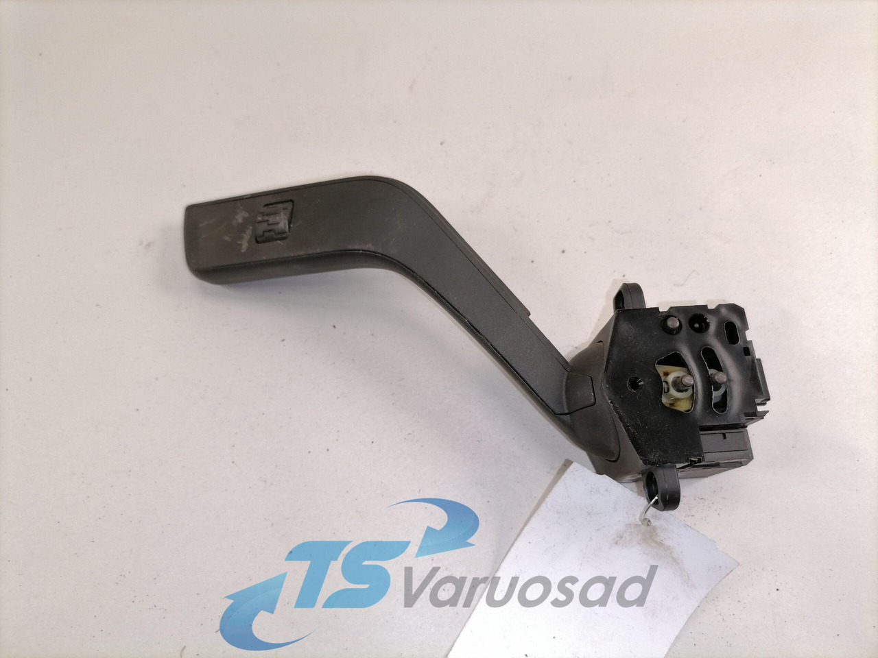 Volvo Switch, wipers 21964930 - النظام الكهربائي - شاحنة: صور 2 Volvo Switch, wipers 21964930 - النظام الكهربائي - شاحنة: صور 2