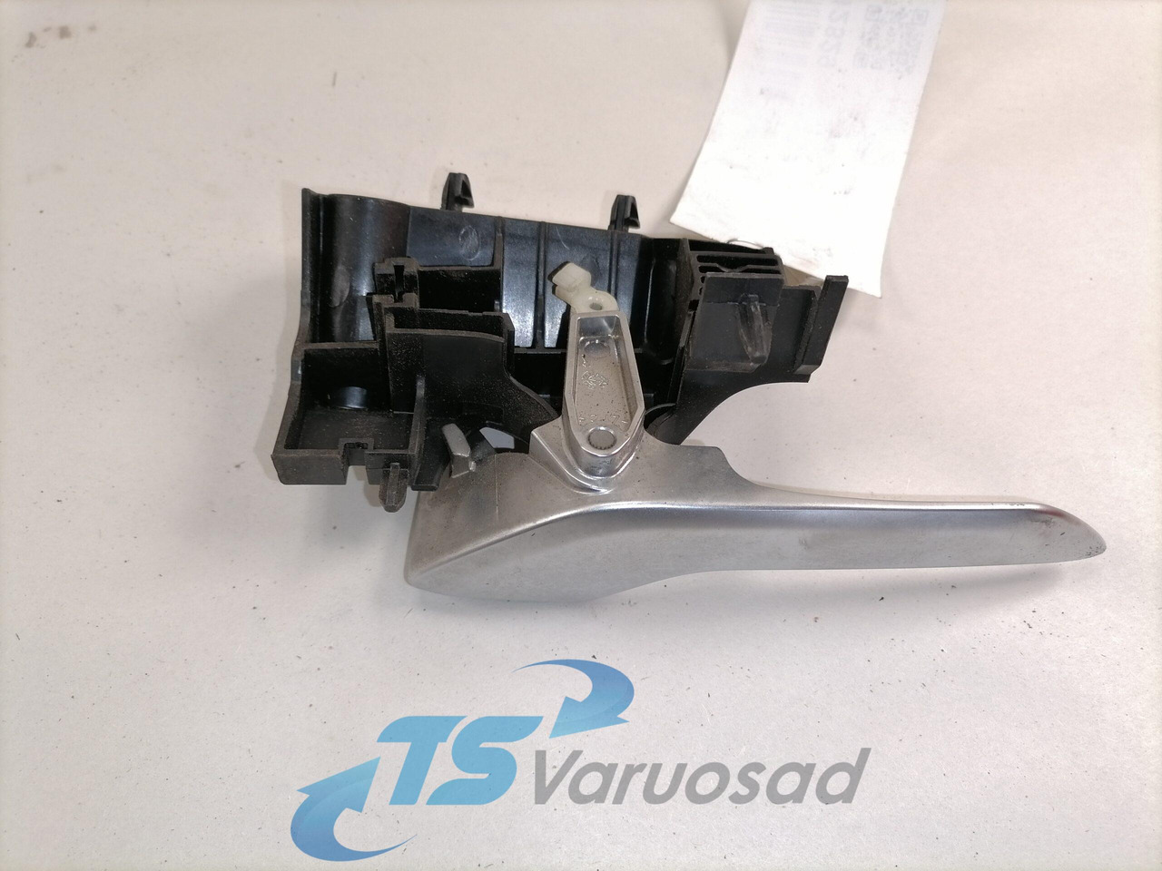 Volvo Ukselink, sisemine parem 84012027 - باب و قطع الغيار - شاحنة: صور 2 Volvo Ukselink, sisemine parem 84012027 - باب و قطع الغيار - شاحنة: صور 2