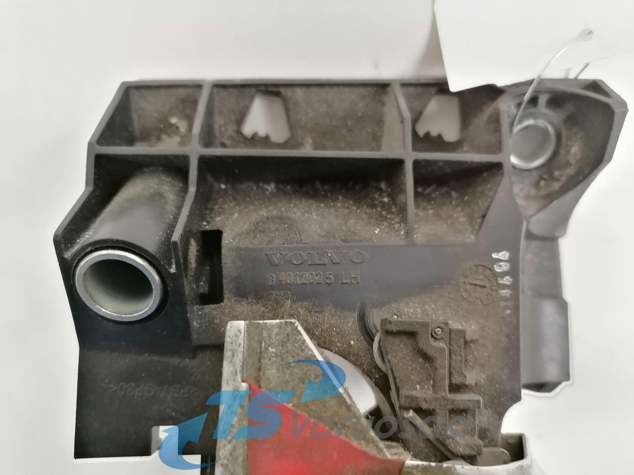 Volvo Ukselink, sisemine vasak 84012025 - باب و قطع الغيار - شاحنة: صور 4 Volvo Ukselink, sisemine vasak 84012025 - باب و قطع الغيار - شاحنة: صور 4