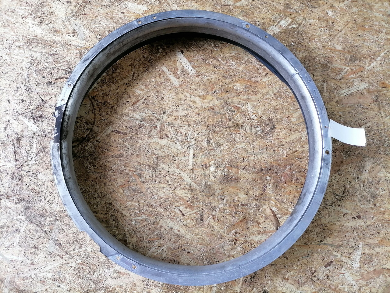 Volvo Ventilaatori metallrõngas 22134195 - المشعاع - شاحنة: صور 4 Volvo Ventilaatori metallrõngas 22134195 - المشعاع - شاحنة: صور 4