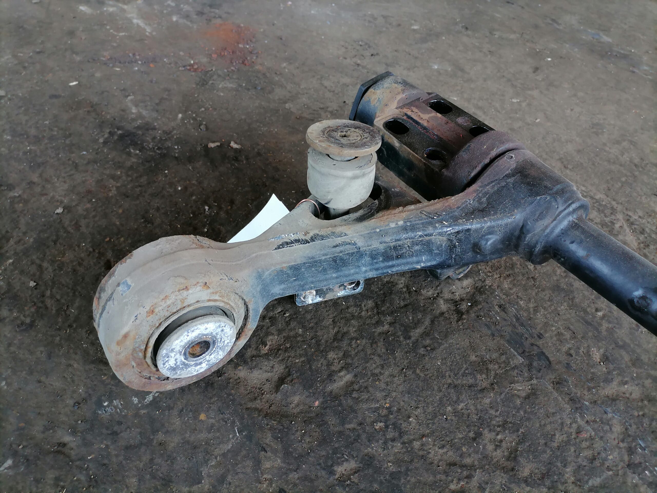 Volvo Volvo FH kabiini torsioonvarras 3198853 - الكابينة تعليق - شاحنة: صور 4 Volvo Volvo FH kabiini torsioonvarras 3198853 - الكابينة تعليق - شاحنة: صور 4