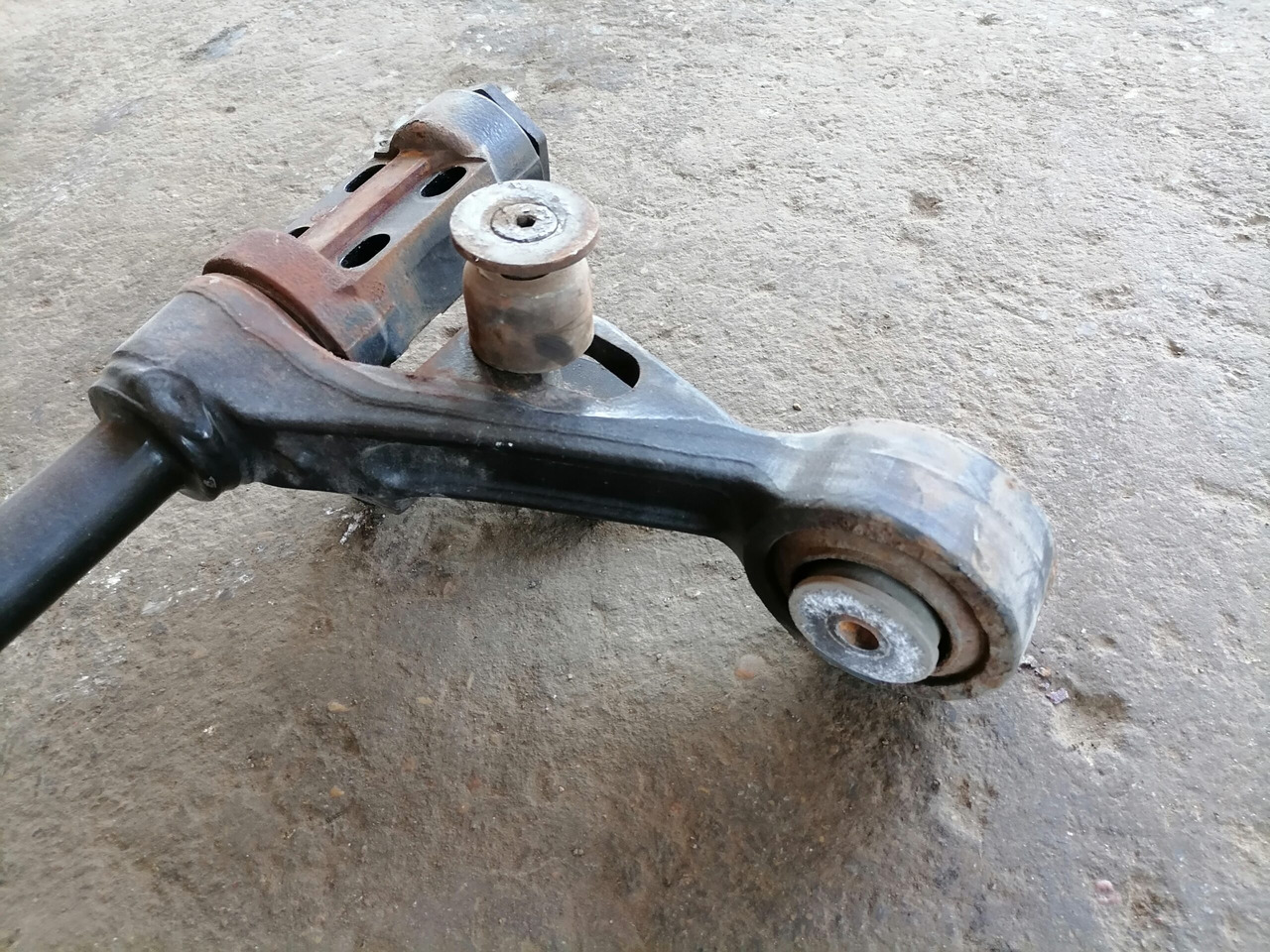 Volvo Volvo FH kabiini torsioonvarras 3198853 - الكابينة تعليق - شاحنة: صور 3 Volvo Volvo FH kabiini torsioonvarras 3198853 - الكابينة تعليق - شاحنة: صور 3