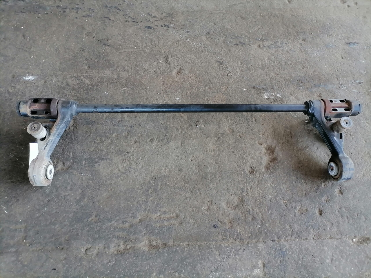 Volvo Volvo FH kabiini torsioonvarras 3198853 - الكابينة تعليق - شاحنة: صور 2 Volvo Volvo FH kabiini torsioonvarras 3198853 - الكابينة تعليق - شاحنة: صور 2