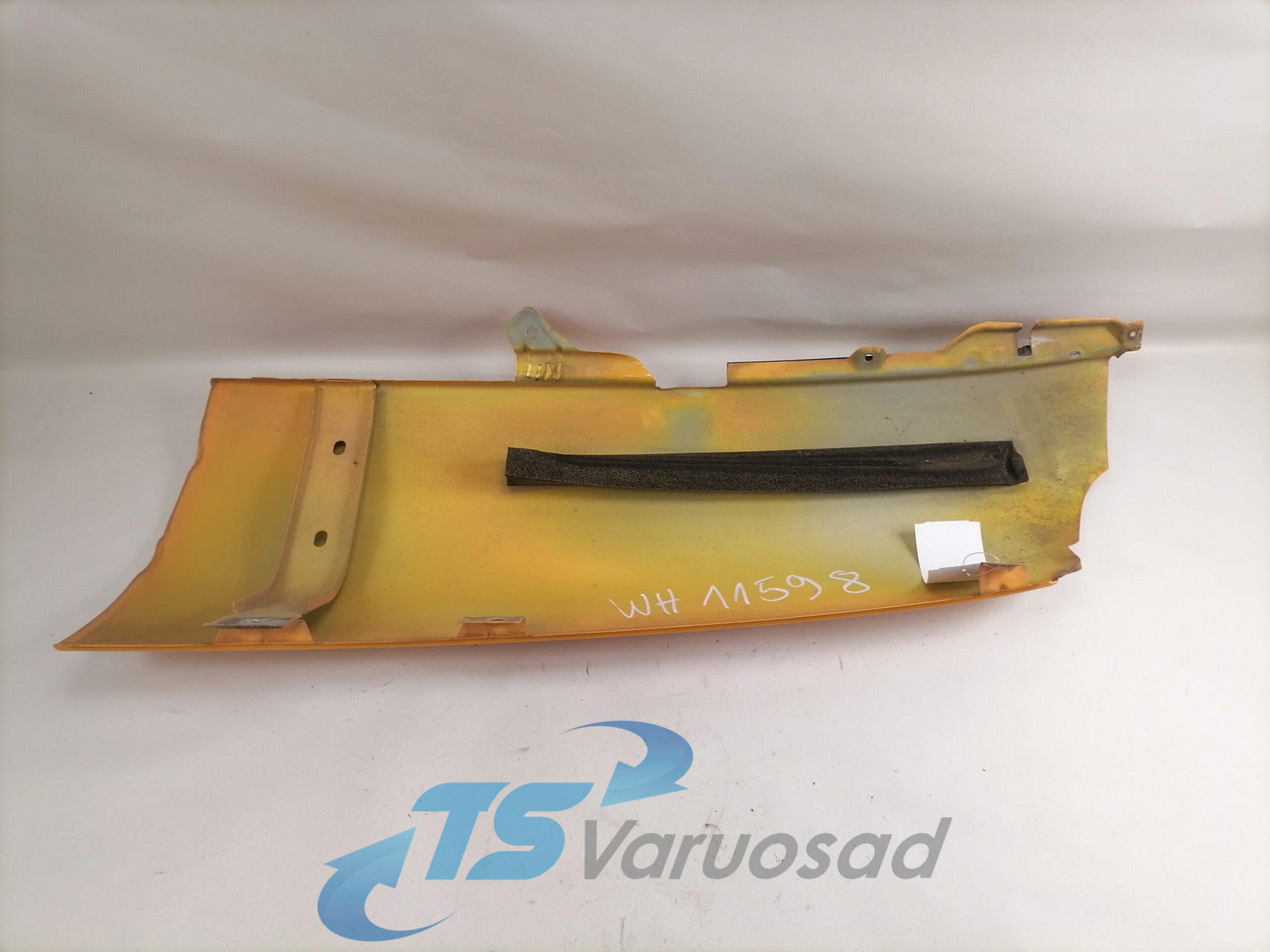 Volvo Volvo kabiini nurgapõsk, vasak 20379175 - جلوپنجره - شاحنة: صور 2 Volvo Volvo kabiini nurgapõsk, vasak 20379175 - جلوپنجره - شاحنة: صور 2