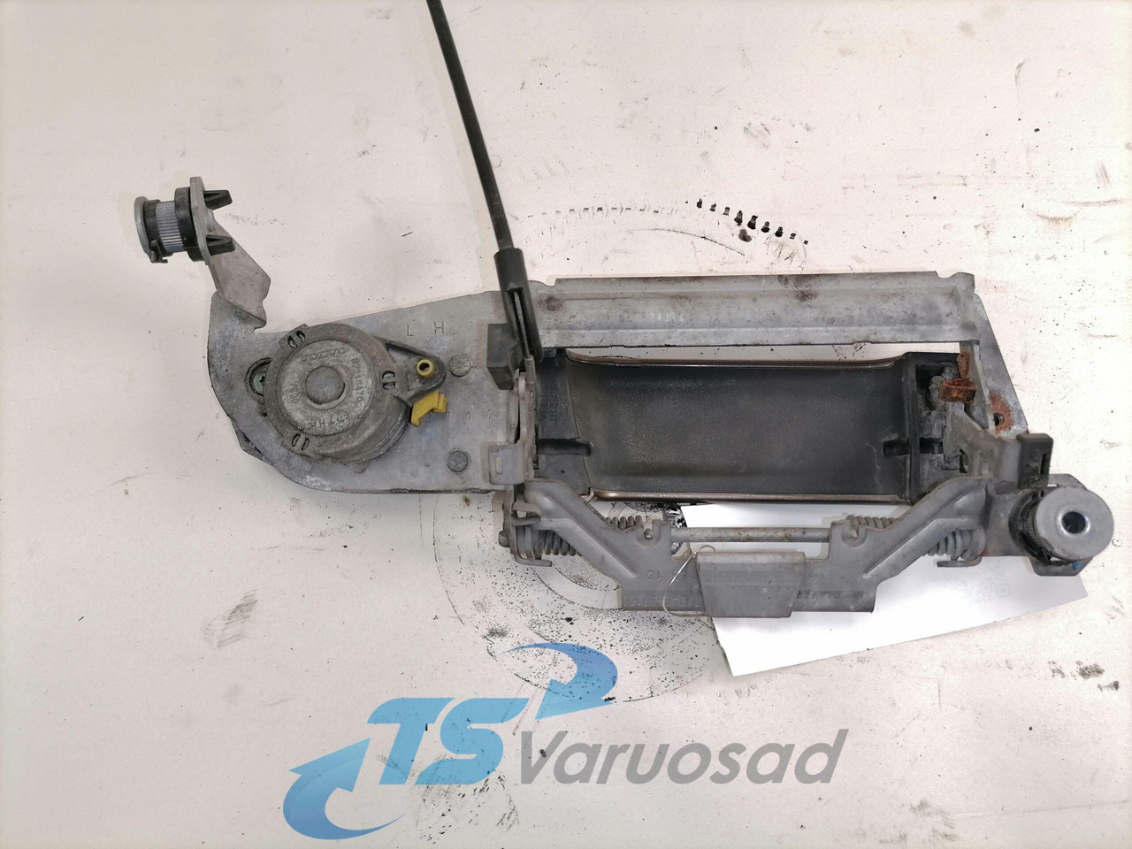 Volvo ukselink, väline vasak 82140934 - باب و قطع الغيار - شاحنة: صور 2 Volvo ukselink, väline vasak 82140934 - باب و قطع الغيار - شاحنة: صور 2