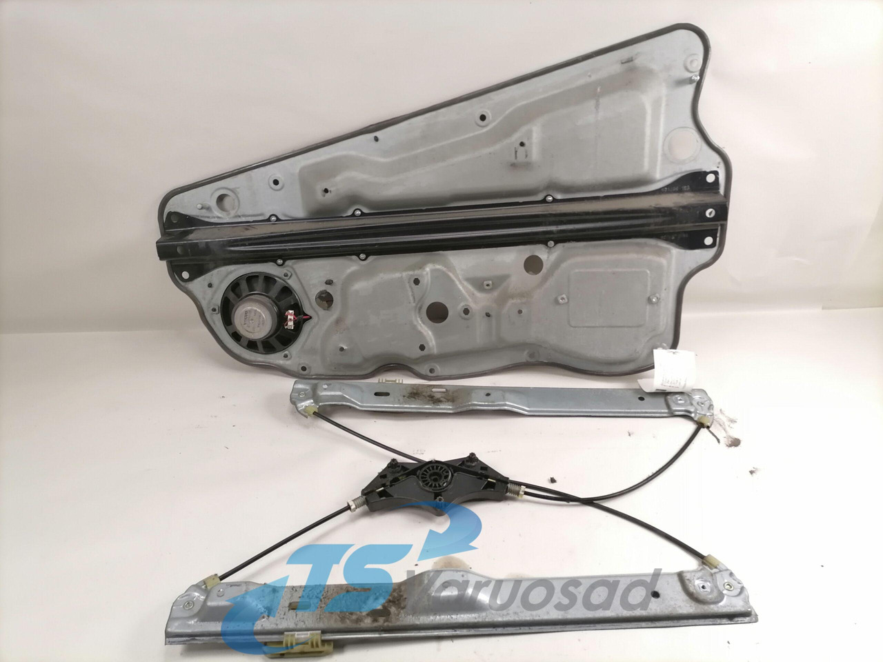 Volvo window mechanism 84055877 - باب و قطع الغيار - شاحنة: صور 2 Volvo window mechanism 84055877 - باب و قطع الغيار - شاحنة: صور 2