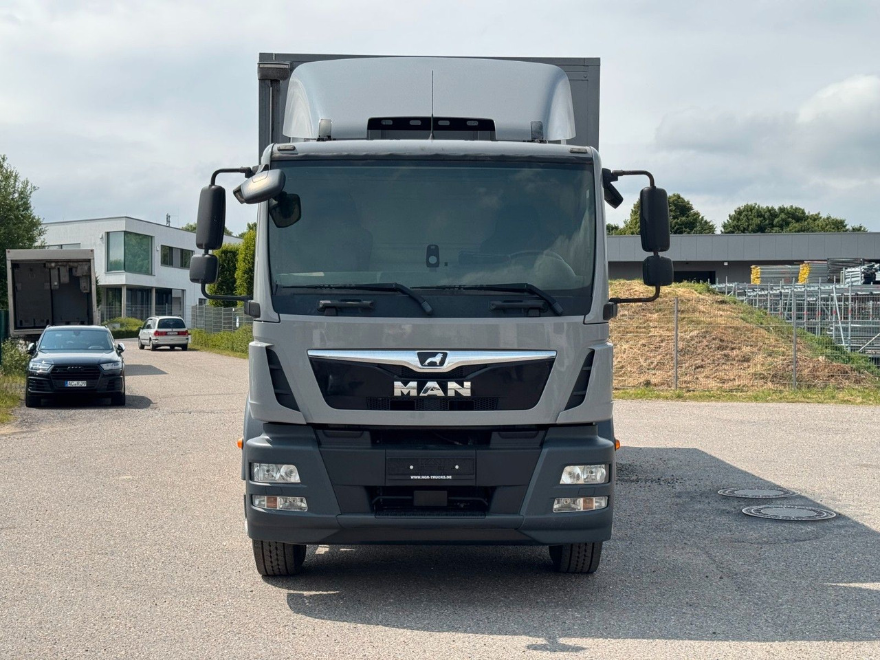 بصندوق مغلق شاحنة MAN 18.290 4X2 Koffer / Plane Top Zustand 8,30 Meter: صور 8