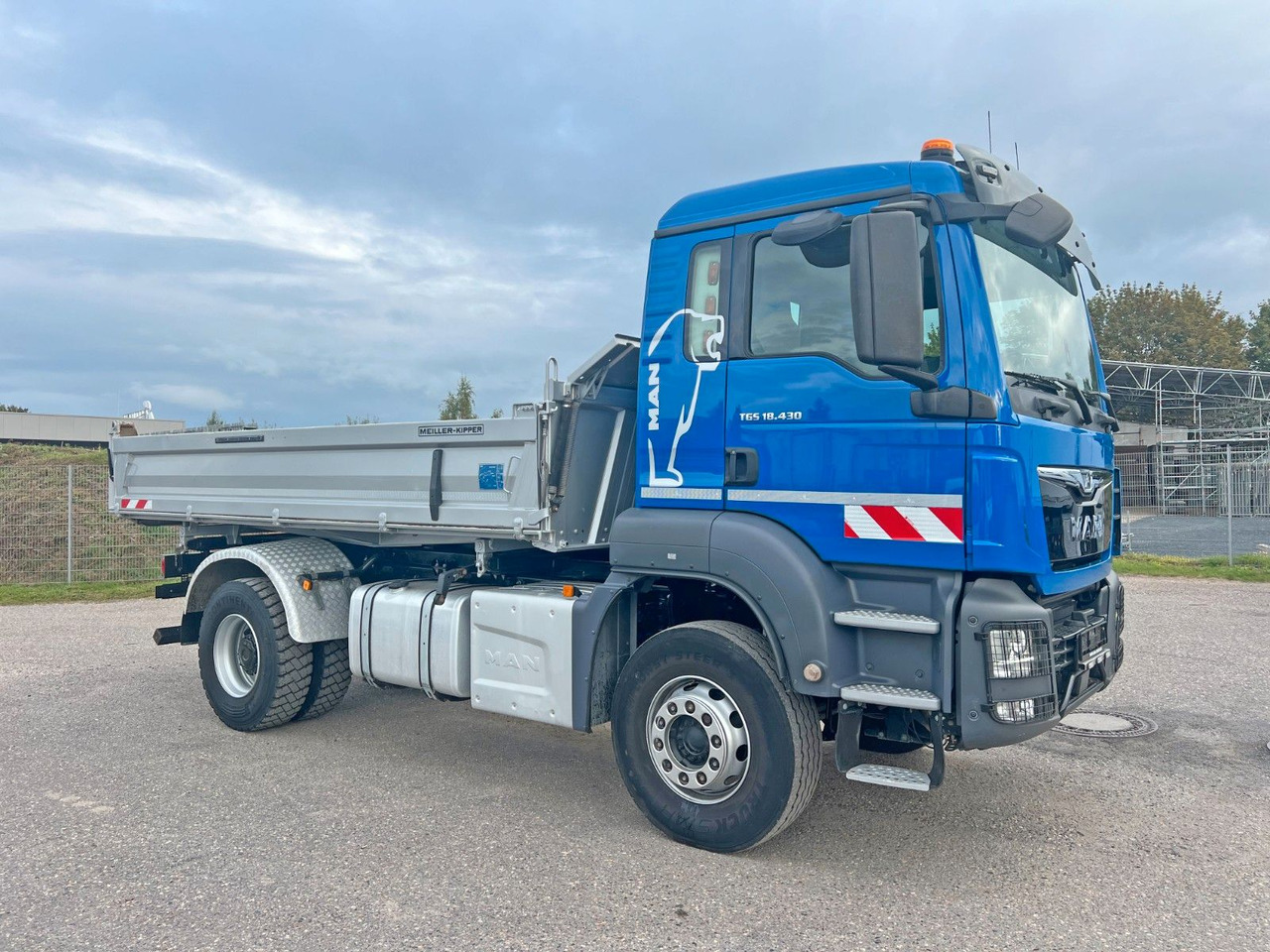 MAN 18.430 4X2 Meiller 3. Seitenkipper Top Zustand - قلابات: صور 1 MAN 18.430 4X2 Meiller 3. Seitenkipper Top Zustand - قلابات: صور 1