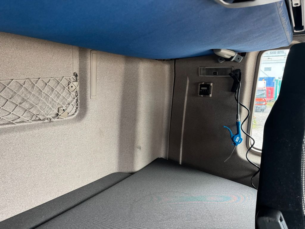 MAN 26.460 6X2 Retarder Klima Navigation guter Zust. MAN 26.460 6X2 Retarder Klima Navigation guter Zust. - شاحنة ذات الخطاف: صور 5 MAN 26.460 6X2 Retarder Klima Navigation guter Zust. MAN 26.460 6X2 Retarder Klima Navigation guter Zust. - شاحنة ذات الخطاف: صور 5