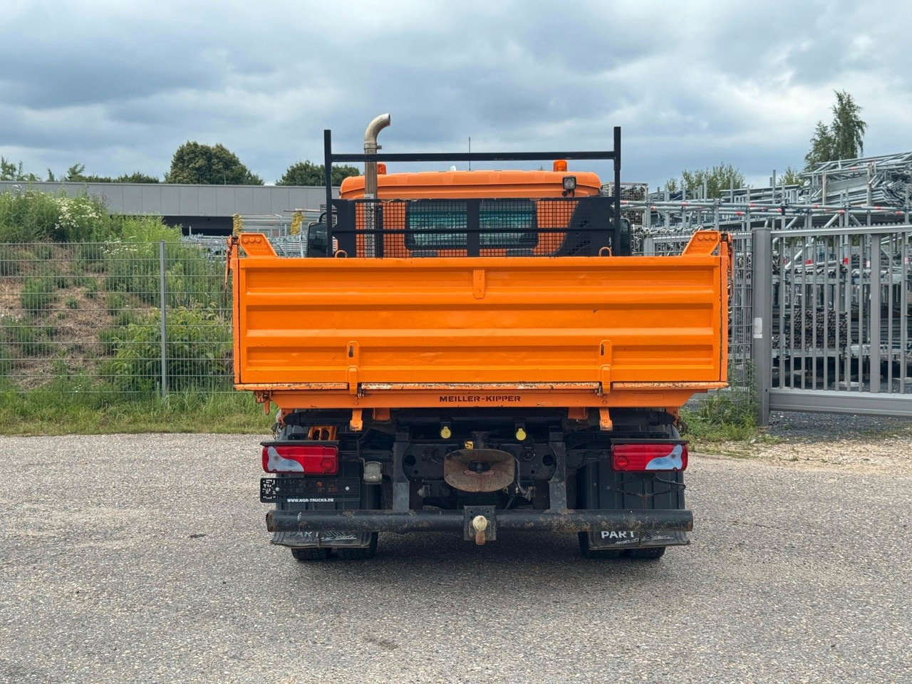 MAN 8.220 4x2 Meiller 3S. Kipper | Sperrdiff. | AHK - قلابات: صور 5 MAN 8.220 4x2 Meiller 3S. Kipper | Sperrdiff. | AHK - قلابات: صور 5