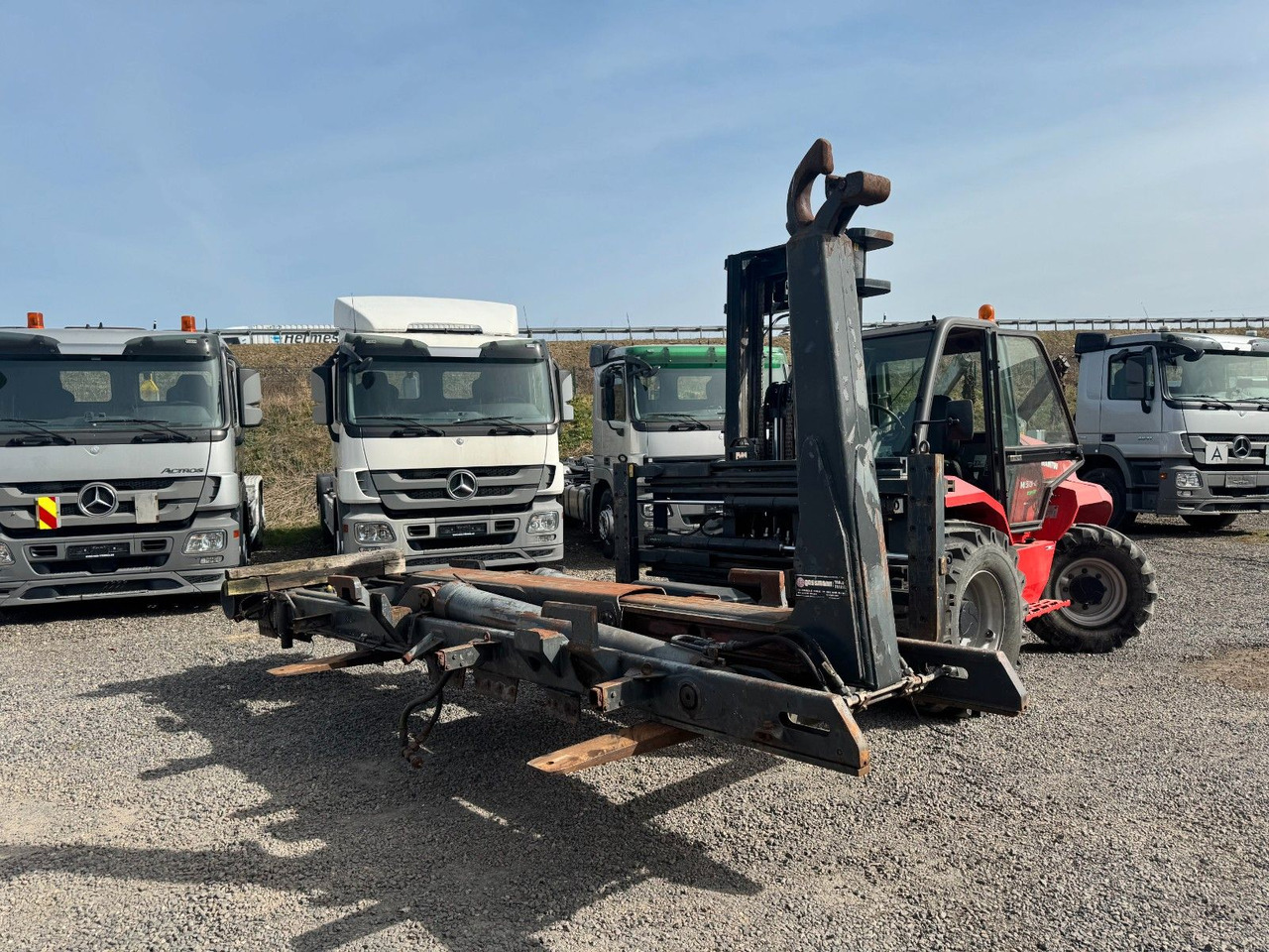 Meiller Abrollaufbau für 6X4 mit 3,90 Radstand - شاحنة ذات الخطاف: صور 3 Meiller Abrollaufbau für 6X4 mit 3,90 Radstand - شاحنة ذات الخطاف: صور 3