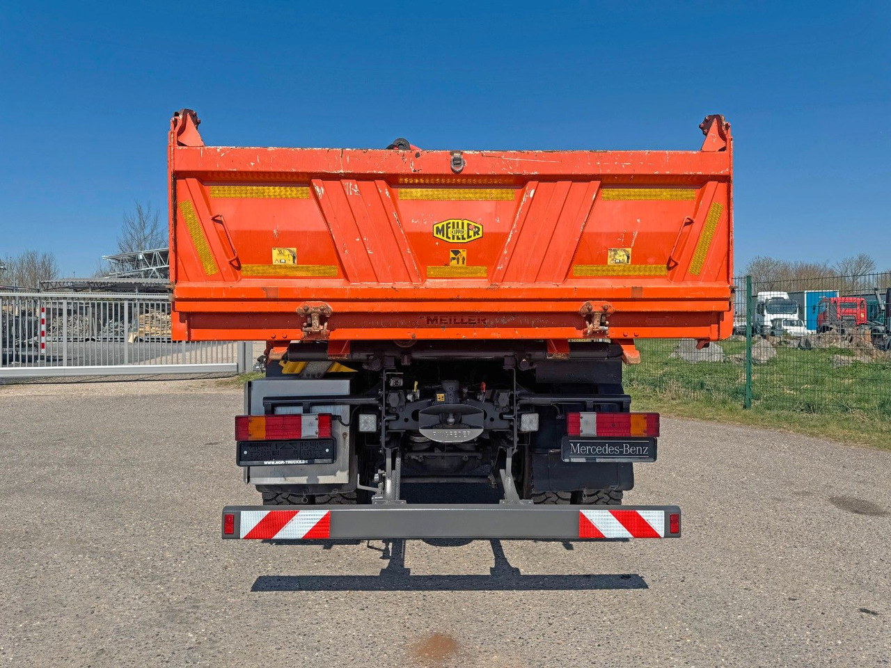 Mercedes-Benz 1844 4x4 Meiller 3S Bordmatik Palfinger PK16001K - قلابات: صور 4 Mercedes-Benz 1844 4x4 Meiller 3S Bordmatik Palfinger PK16001K - قلابات: صور 4