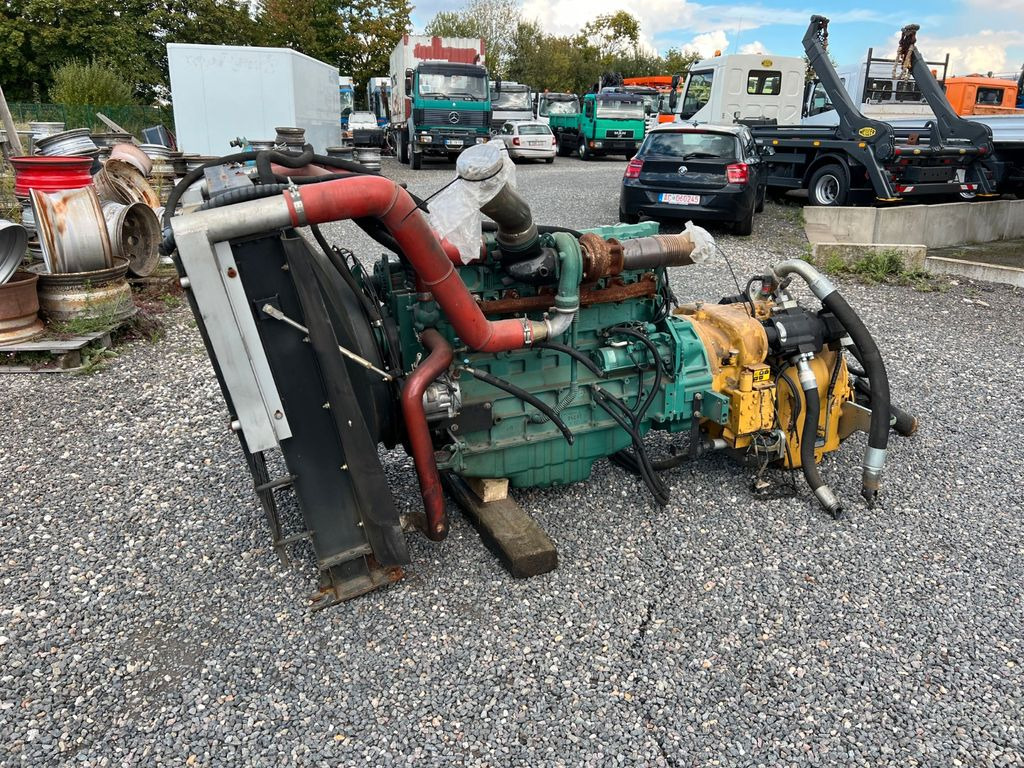 VOLVO PENTA & DANA SPICER Top Zustand - المحرك - شاحنة: صور 1 VOLVO PENTA & DANA SPICER Top Zustand - المحرك - شاحنة: صور 1