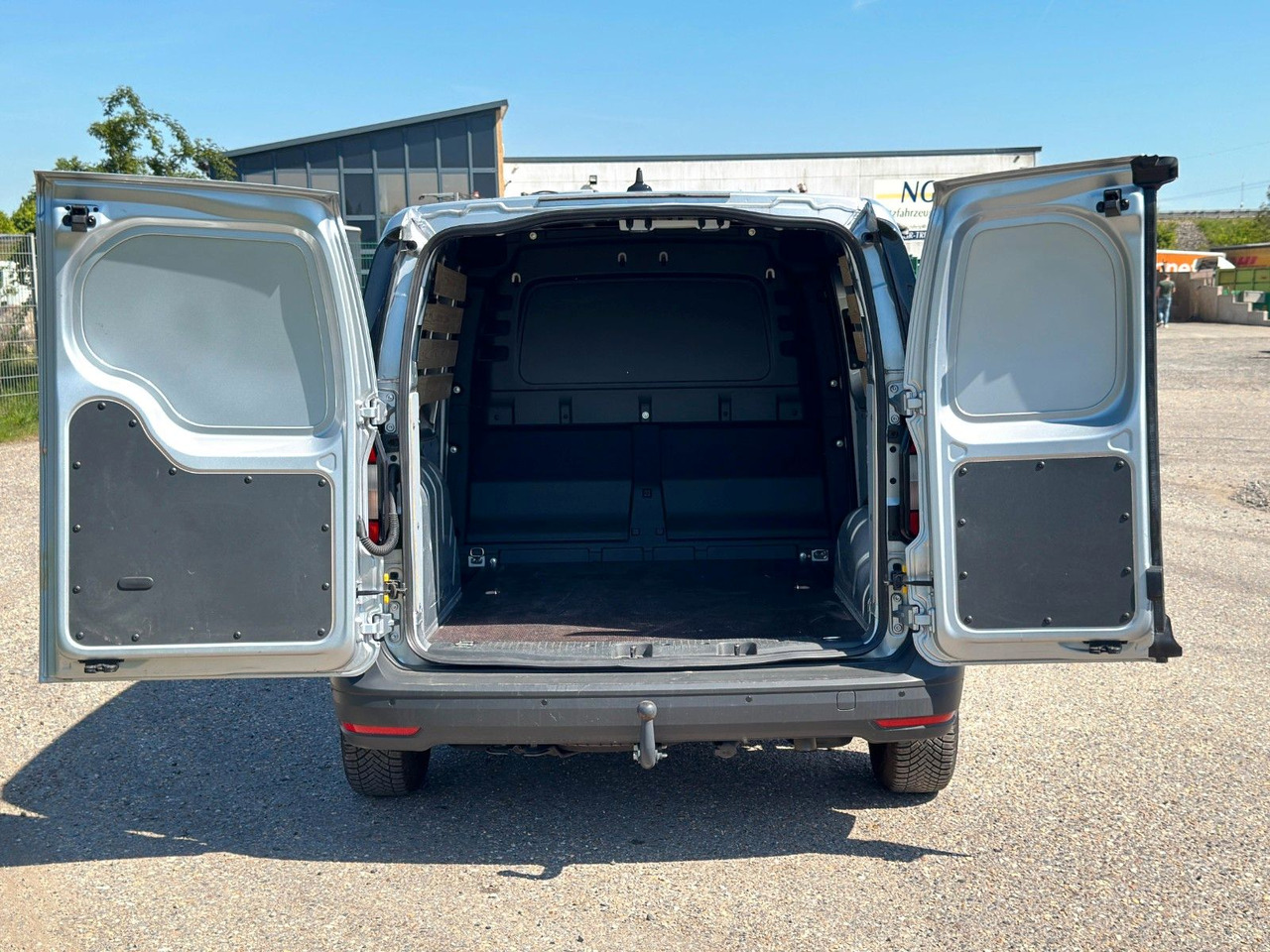 Volkswagen Caddy 4x2 | Klima | AHK | PDC | Spurhalteass. - ميكروباص: صور 5 Volkswagen Caddy 4x2 | Klima | AHK | PDC | Spurhalteass. - ميكروباص: صور 5