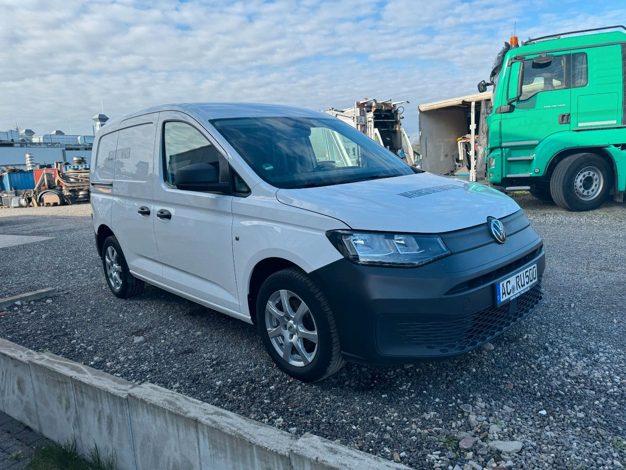 Volkswagen Caddy Cargo Basis 2,0 TDI Klima Radio touch - سيارة: صور 1 Volkswagen Caddy Cargo Basis 2,0 TDI Klima Radio touch - سيارة: صور 1