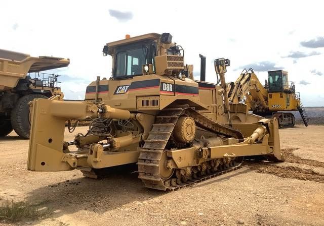 CAT D8R - بلدوزر: صور 3 CAT D8R - بلدوزر: صور 3