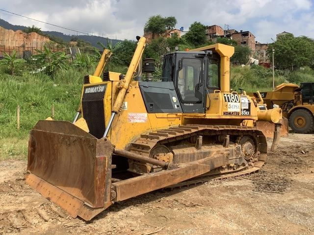 Komatsu D85EX-15 - بلدوزر: صور 1 Komatsu D85EX-15 - بلدوزر: صور 1