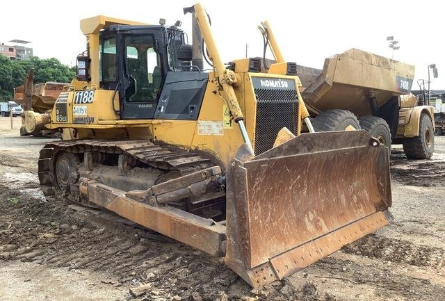 Komatsu D85EX-15 - بلدوزر: صور 4 Komatsu D85EX-15 - بلدوزر: صور 4