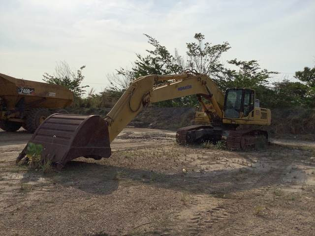 Komatsu PC450-8 - حفارات زحافة: صور 1 Komatsu PC450-8 - حفارات زحافة: صور 1