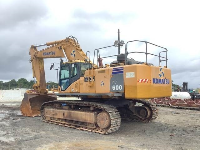 Komatsu PC600-8 - حفارات زحافة: صور 2 Komatsu PC600-8 - حفارات زحافة: صور 2