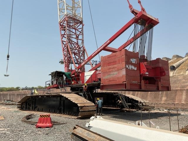 Liebherr LR1650 - رافعة مجنزرة: صور 2 Liebherr LR1650 - رافعة مجنزرة: صور 2