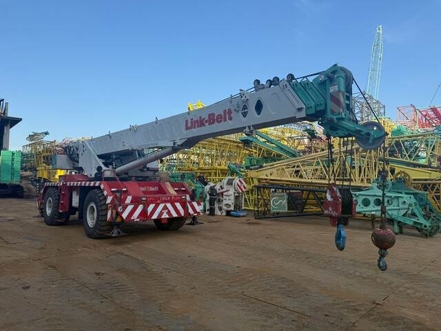 Link-Belt RTC8050-2 - رافعة الطرق الوعرة: صور 4 Link-Belt RTC8050-2 - رافعة الطرق الوعرة: صور 4