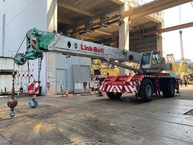 Link-Belt RTC8050-2 - رافعة الطرق الوعرة: صور 2 Link-Belt RTC8050-2 - رافعة الطرق الوعرة: صور 2