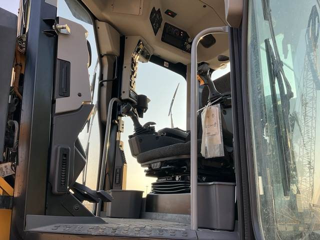 آلة تسوية الأرض CAT 14L AWD: صور 12