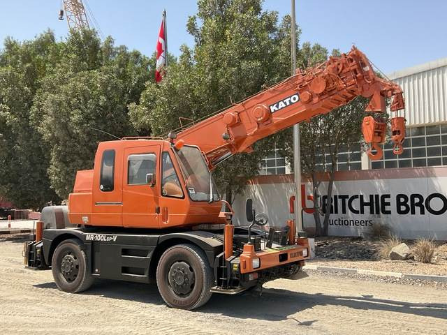 Kato KR10H - رافعة الطرق الوعرة: صور 1 Kato KR10H - رافعة الطرق الوعرة: صور 1