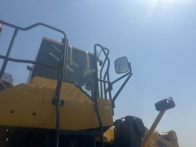 اللودر بعجل Komatsu WA600-6R: صور 19