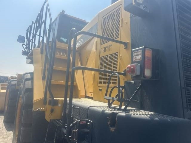 اللودر بعجل Komatsu WA600-6R: صور 12