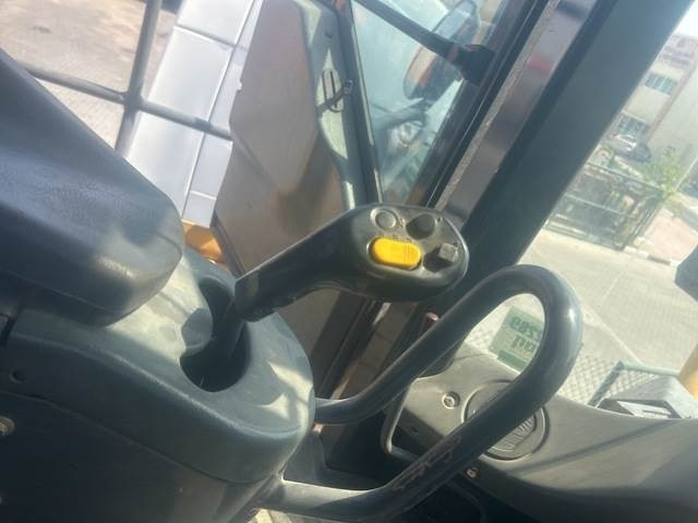 اللودر بعجل Komatsu WA600-6R: صور 20