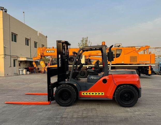 Toyota 8FD70N - رافعة شوكية ديزل: صور 2 Toyota 8FD70N - رافعة شوكية ديزل: صور 2