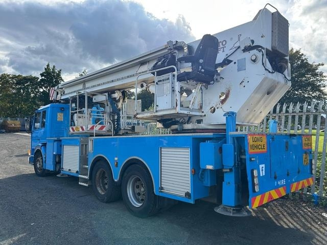 Scania P113ML - مصاعد الازدهار محمولة على شاحنة: صور 2 Scania P113ML - مصاعد الازدهار محمولة على شاحنة: صور 2