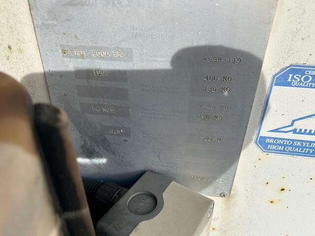 Volvo FL10 - شاحنة كرين: صور 5 Volvo FL10 - شاحنة كرين: صور 5